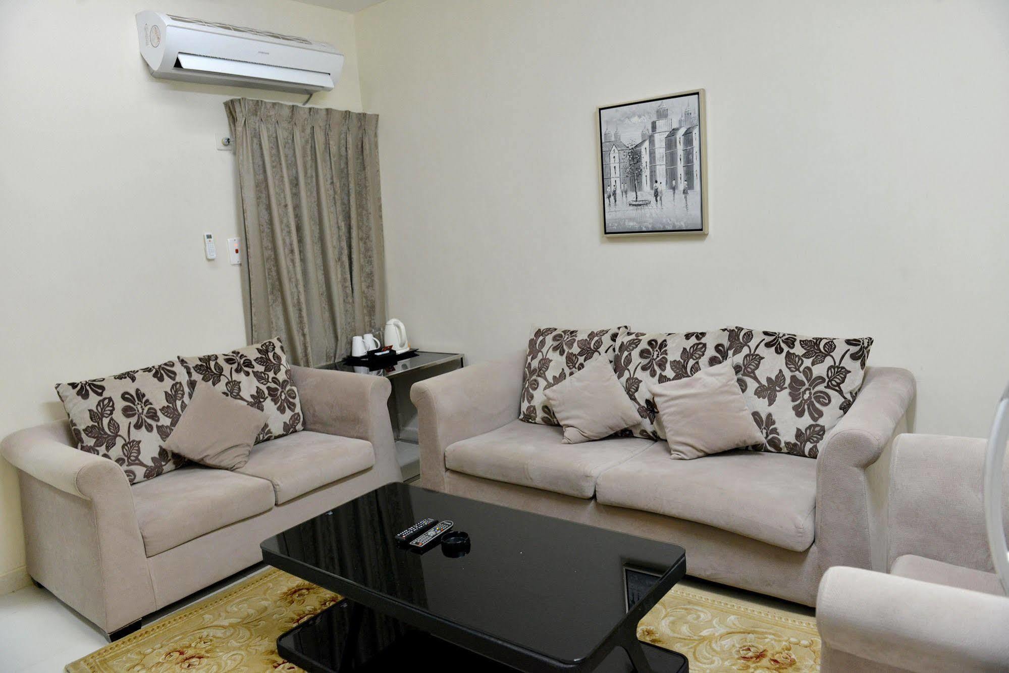 Al Mawasem Al Arbaa Aparthotel Al Al Jubail Exterior foto